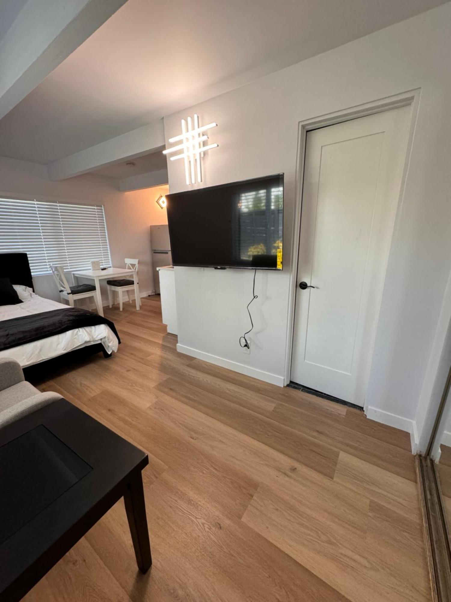 Modern Studio Stylish &Cozy Back Unit Лос-Анджелес Экстерьер фото